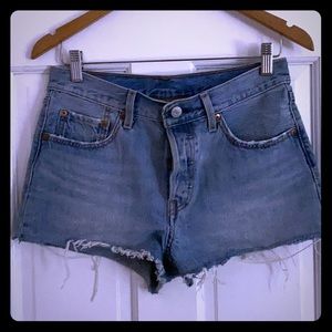Levi’s 501 cutoff jean shorts size 27
